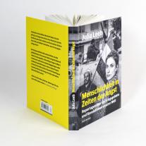 Julia Leeb: Menschlichkeit in Zeiten der Angst 