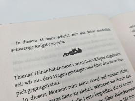 Bettina Hengesbach, Simone Soltani: Ride with me – Die Rennstrecke ist sein Leben, bis sie ihn aus der Spur bringt 