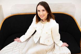 Nina Restemeier, Felicia Kingsley: Courting – Be mine through all time 