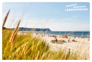 Cornelia Jeske, Monika Rößiger: 52 kleine & große Eskapaden auf und um Rügen 