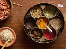 Pushpesh Pant: Indien – Das Kochbuch 