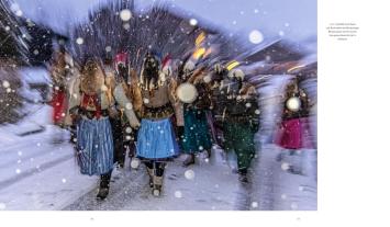Bernd Römmelt: Maskenzauber und Dämonentanz 
