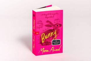 Elena Helfrecht, Mona Awad: Bunny 
