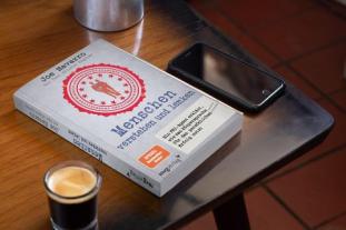 Joe Navarro, Toni Scarria Poynter: Menschen verstehen und lenken 