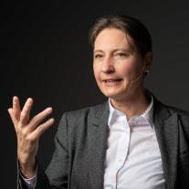 Stephanie Tsomakaeva: POLITIKER MÜSSEN HAFTEN 