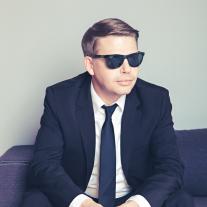 Tina Ovalle, Tom-Oliver Regenauer, Swiss Caldera Media regenauer. press, Swiss Caldera Media | regenauer.press: HOPIUM 