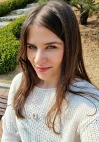 Laura Labas: Trust Me More 