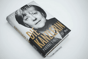 Ursula Weidenfeld: Die Kanzlerin 