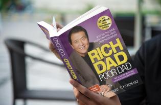 Robert T. Kiyosaki: Rich Dad Poor Dad 
