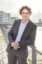 Oliver Hollenstein, Oliver Schröm: Die Akte Scholz 
