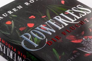 Vanessa Lamatsch, Lauren Roberts: Powerless - Die Flucht 