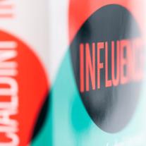 Jürgen Neubauer, Robert B. Cialdini: INFLUENCE – Wie man (andere) überzeugt. Nützliche Erkenntnisse der Psychologie 