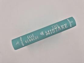 Christina Kagerer, Elle Kennedy: The Mistake – Niemand ist perfekt 