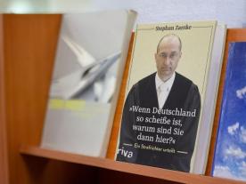 Stephan Zantke: "Wenn Deutschland so scheiße ist, warum sind Sie dann hier?" 