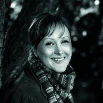 Andrea Kunstmann, Sally Coulthard: Am Anfang war das Huhn. Geschichte eines Charaktertiers 