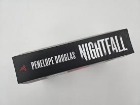 Franzi Berg, Dorothee Witzemann, Penelope Douglas: Nightfall – Geheime Begierde 
