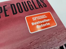 Christina Kagerer, Penelope Douglas: Conclave – Düstere Verlockung 