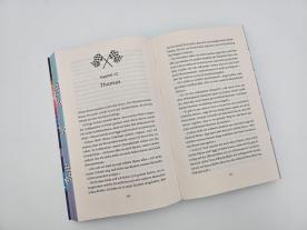 Bettina Hengesbach, Simone Soltani: Ride with me – Die Rennstrecke ist sein Leben, bis sie ihn aus der Spur bringt 